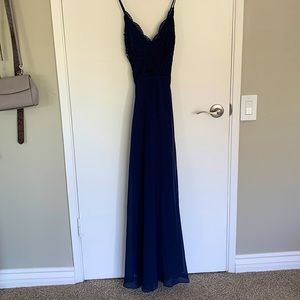 Lulu’s dark blue gown